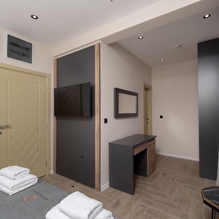 Hotel Diman Добра вода Екстериор снимка