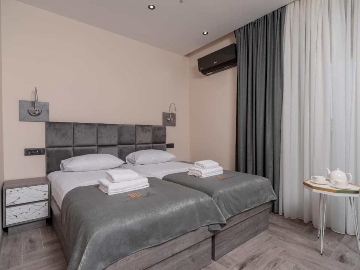 Hotel Diman Добра вода Екстериор снимка