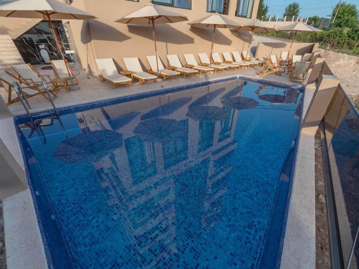 Hotel Diman Добра вода Екстериор снимка
