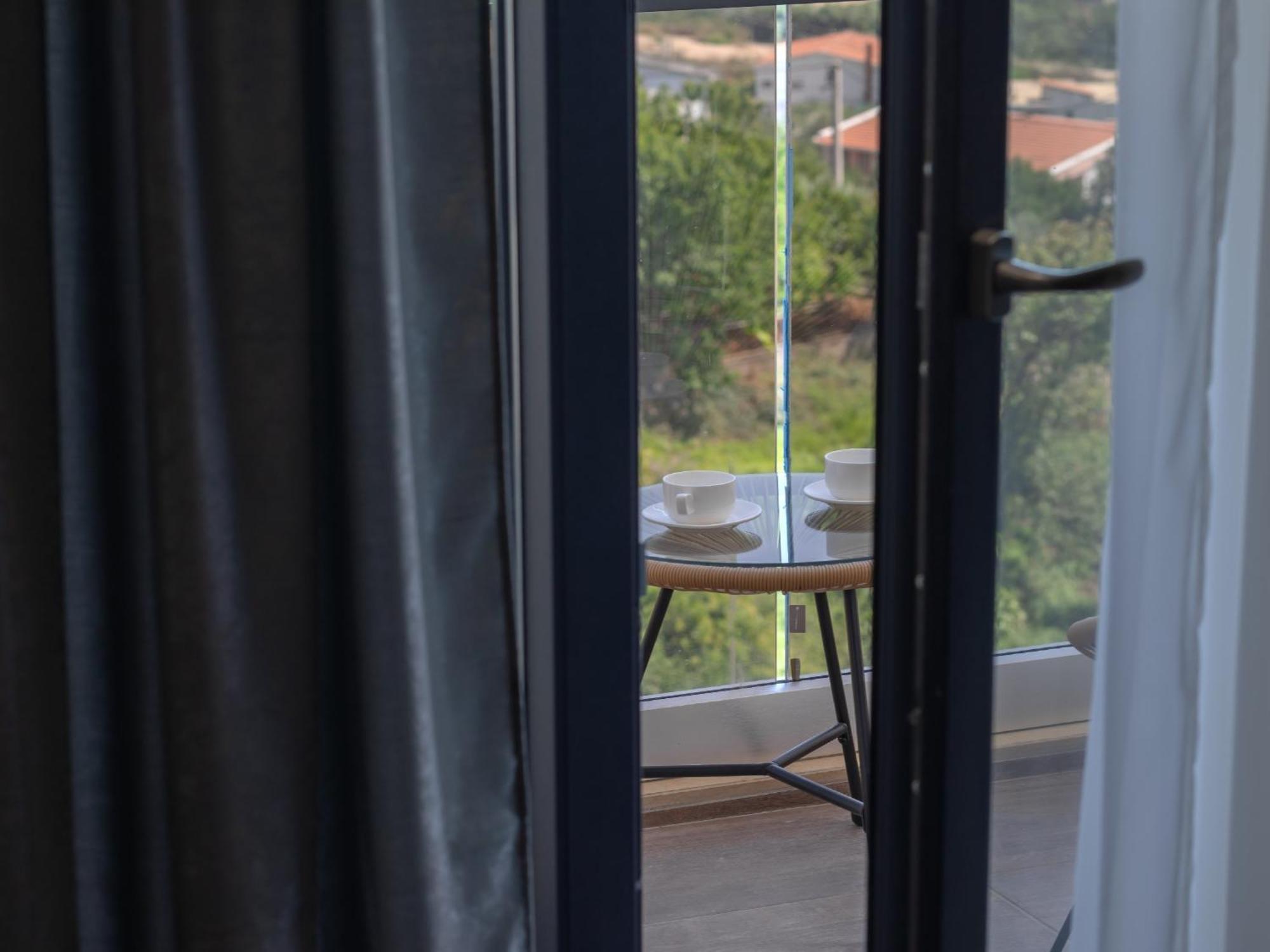Hotel Diman Добра вода Екстериор снимка